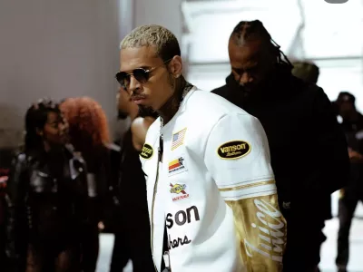 Chris Brown bo moral plačati skoraj 10 milijonov dolarjev od&scaron;kodnine. F instagram Chrisa Browna