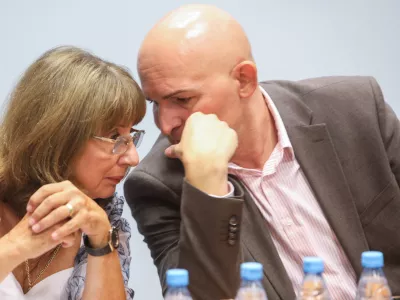 - Mojca &Scaron;krinjar, državna sekretarka ministrstva za izobraževanje znanost in mladino,- Borut Rončević, minister za izobraževanje znanost in mladino,- 08.09.2026. - Predstavitev rezultatov mednarodne raziskave PISA 2025, ki kaže dosežke 15 letnikov na področju bralne, matematične in naravoslovne pismenosti.