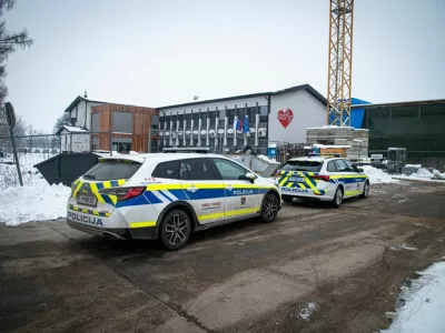Želel je, da ga posnemajo: 15-letnik po napadu na dijakinjo v Murski Soboti v prevzgojni dom