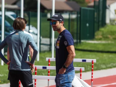 - Robert Hrgota, trener,- Anže Lani&scaron;ek,- 18.05.2026. Odprti trening mo&scaron;ke reprezentance v smučarskih skokih na stadionu v Kranju. Smučarski skoki.//FOTO: Bojan Velikonja