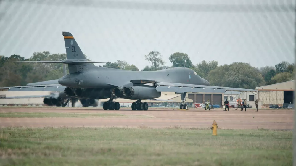 bombnik B1 na letali&scaron;ču