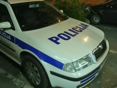 Kolodvorska ulica - policija aretirala madžarske državlajane - bankomat///FOTO: Luka CjuhaOPOMBA: ZA OBJAVO V ČASOPISU DNEVNIK