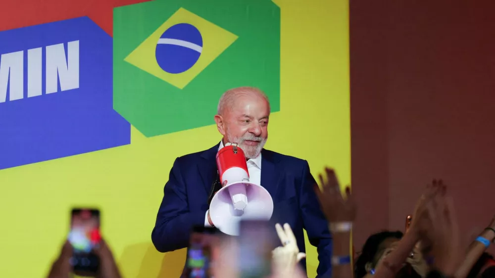 Brazilian President and Workers' Party (PT) candidate for re-election, Luiz Inacio Lula da Silva, speaks after the country's electoral authority said Flavio Bolsonaro will face Lula in the runoff of a presidential election in Sao Paulo, Brazil, October 4, 2026. REUTERS/Amanda Perobelli