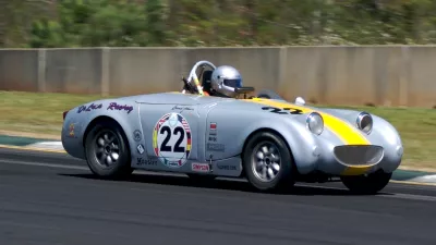 Predelani austin-healey za na dirkali&scaron;če.