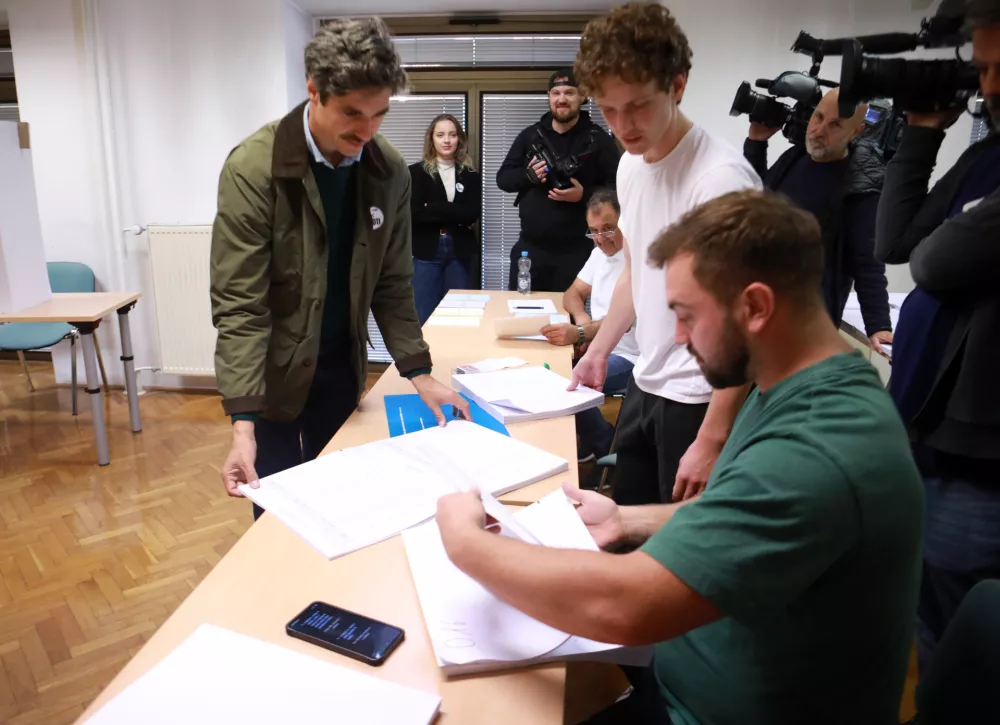 06.10.2026 - predčasne volitve, referendumLuka MesecFoto: Tomaž Skale