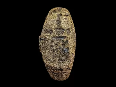 Story from Jam Press (Divers Ancient Ring)Pictured: Bronze signet-ring representing the Lighthouse of Alexandria discovered on the Royal Island of Antirhodos.PICTURES: Divers uncover lost 2,000-year-old ring inside Cleopatra's underwater 'sunken palace'Divers have discovered the first known ring depicting one of the Seven Wonders of the Ancient World.The extraordinary bronze signet shows the Lighthouse of Alexandria, which once towered over the Egyptian city and guided ships safely into its harbour.It was recovered from the remains of a submerged royal palace on Antirhodos, an island that formed part of Alexandria's ancient Royal Quarters before disappearing beneath the Mediterranean.The tiny treasure was found during underwater excavations led by French archaeologist Franck Goddio and the European Institute for Underwater Archaeology, as reported by NeedToKnow.Pictures from the expedition show divers exploring the murky ruins with torches before bringing the heavily corroded ring to the surface.Despite spending centuries underwater, its raised design remains visible and bears a striking resemblance to depictions of the lighthouse found on some second-century Roman coins.Experts say it is the first known bronze ring-signet to carry an image of the celebrated structure.The location of the find could make it even more significant.Archaeologists believe parts of the sprawling palace may once have housed administrative offices &ndash; potentially including officials responsible for running the lighthouse.Franck said: "The discovery of the ring-signet is even more important as it has been excavated in the legendary palace of the Island of Antirhodos, that once was a centre of power."The palace was witnessed by Greek geographer Strabo when he visited Egypt between 29 and 25BC.Archaeologists have now uncovered architectural remains covering several thousand square metres beneath the waves.The wider royal district was once associated with some of the ancient world's most famous figures, including Cleopatra VII, Julius Caesar and Mark Antony.Alexandria was founded by Alexander the Great in 331BC and later became the capital of Egypt under the Ptolemaic dynasty.Its enormous lighthouse was built on the island of Pharos during the third century BC and is thought to have stood more than 100 metres tall.For centuries, it was among the tallest man-made structures on Earth and helped sailors navigate the dangerous approach to the bustling port.But repeated earthquakes badly damaged the lighthouse, and it eventually vanished, leaving the Great Pyramid of Giza as the only surviving member of the traditional Seven Wonders.Large areas of ancient Alexandria's waterfront also sank following earthquakes, tidal waves, subsidence and changes in sea level.Some remains now lie as much as eight metres beneath the surface.Egypt's Minister of Tourism and Antiquities, Sherif Fathy, and his assistant, Dr Ahmed Rehema, visited the expedition's research vessel to see the newly discovered ring and watch the underwater work.The mission has also been examining other sites around Alexandria's Eastern Harbour, with archaeologists recovering pottery, glassware and everyday objects spanning centuries of the city's history.Researchers hope continued work at Antirhodos will reveal more about how the palace operated and the people who lived and worked at the heart of ancient Alexandria.The excavations are being undertaken by the European Institute for Underwater Archaeology in collaboration with Egypt's Ministry of Tourism and Antiquities and with support from the Hilti Foundation.The institute has been investigating Alexandria's submerged ruins since 1992.ENDSEDITOR'S NOTE: Non-Exclusive Licence: A non-exclusive licence has been obtained directly from the verified copyright holder. The copyright holder retains the ability to license the content elsewhere.,Image: 1141372667, License: Rights-managed, Restrictions: EDITOR'S NOTE: Non-Exclusive Licence: A non-exclusive licence has been obtained directly from the verified copyright holder. The copyright holder retains the ability to license the content elsewhere., Model Release: no / Foto: Profimedia