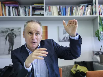 Slavko Gaber: Igrati se z usodo države ni ne pametno ne spodobno