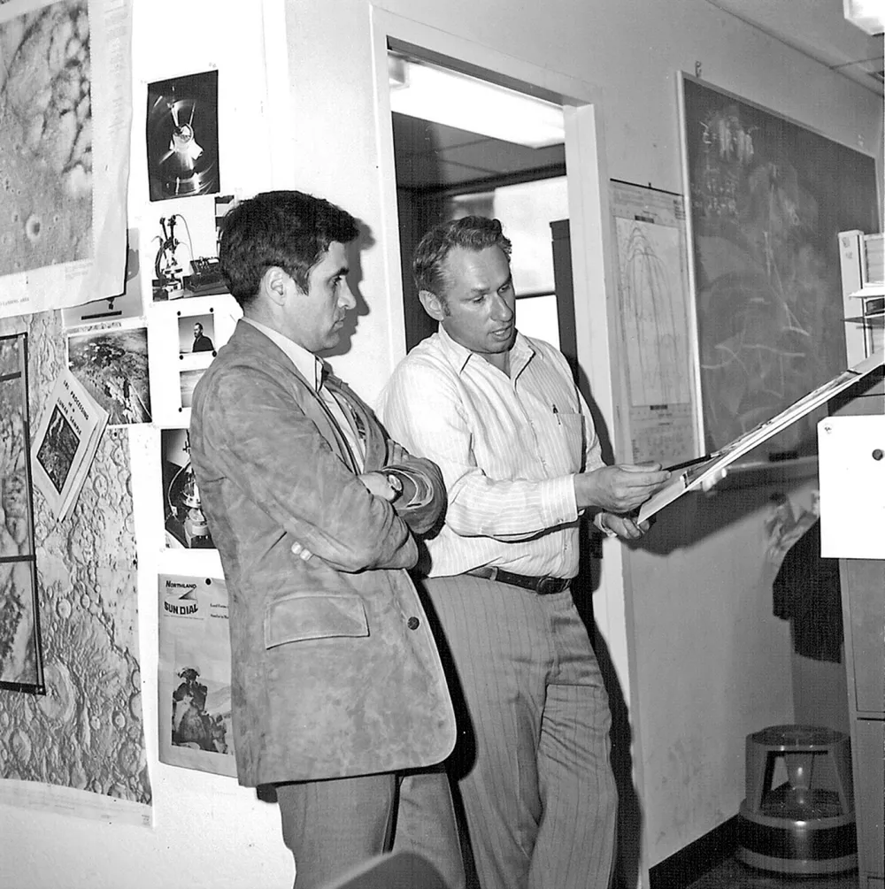 Astronoma Jack Schmitt in Henry Holt. / Foto: Wikipedia