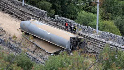 10.10.2026., Meja - Vagoni teretnog vlaka iskocili iz tracnica na ulazu u stanicu Meja. Photo: Goran Kovacic/PIXSELL