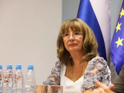 - Mojca &Scaron;krinjar, državna sekretarka ministrstva za izobraževanje znanost in mladino,- 08.09.2026. - Predstavitev rezultatov mednarodne raziskave PISA 2025, ki kaže dosežke 15 letnikov na področju bralne, matematične in naravoslovne pismenosti.
