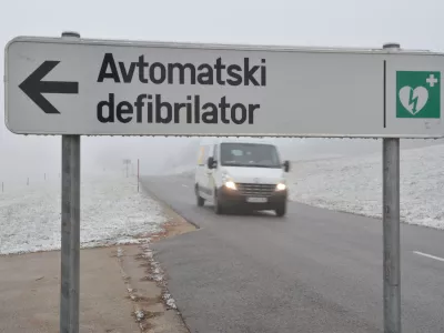 avtomatski defibrilator, tabla