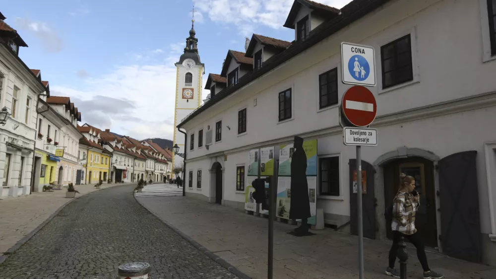 - 22.11.2023 &ndash; Rojstna hi&scaron;a Rudolfa Maistra, &Scaron;utna 23, Kamnik: razstava Zgodbe Maistrovih predmetov, iz virtualnega v resnično //FOTO: Luka Cjuha