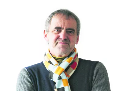 Leon Magdalenc, zunanji kolumnist - Dnevnik 2016 - portreti za komentarje in kolumne - kolumnisti - - //FOTO: Tomaž Skale------barvno, belo ozadje, za kolumno, PERMANENT!!!