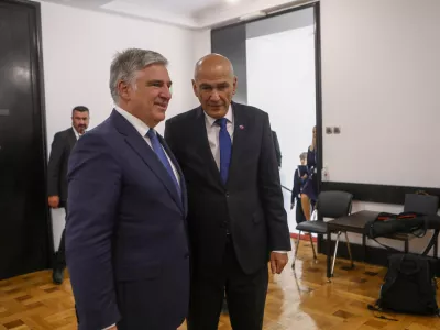 Janez Jan&scaron;a in Marko LotričStrate&scaron;ki svet za gospodarstvo23.7.2026 - konstitutivna seja strate&scaron;kega sveta za gospodarstvo, ki se je bo udeležil tudi predsednik vlade Janez Jan&scaron;a (pred začetkom izjava za medije Jan&scaron;e ter predsednika strate&scaron;kega sveta Marko LotričFoto: Luka Cjuha