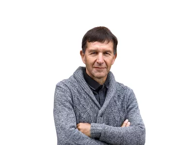 samo za ONLINE, Bogdan Bi&scaron;čak, politični analitik, biv&scaron;i politik strank LDS in Zares.//FOTO: Bojan Velikonja