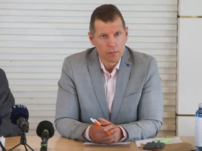 - Damjan Volf, generalni sekretar KS 90,- 21.09.2026. - Novinarska konferenca reprezentativnih sindikalnih central, na kateri so se bodo odzvali na analizo fiskalnega sveta glede financiranja učinkov interventnega zakona.//FOTO: Bojan Velikonja