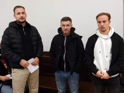 Ker jim je prodal ponarejeni iphone, naj bi ga ugrabili