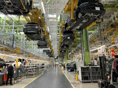 FILE PHOTO: A general view of production lines of German car manufacturer Mercedes-Benz at a factory, in Rastatt, Germany, June 4, 2025. REUTERS/Christoph Steitz/File Photo