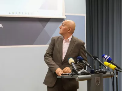 - Borut Rončević, minister za izobraževanje znanost in mladino,- 08.09.2026. - Predstavitev rezultatov mednarodne raziskave PISA 2025, ki kaže dosežke 15 letnikov na področju bralne, matematične in naravoslovne pismenosti.