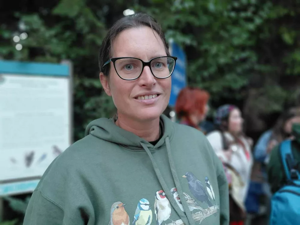 Dr. Nina Ražen iz dru&scaron;tva Dinaricum je pojasnila, da namen večernega terenskega popisa ni bil &scaron;tetje živali, temveč ugotavljanje prisotnosti posameznih skupin &scaron;akalov na določenem območju. Foto: Vesna Levičnik