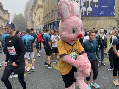 Priprave pred tekom. No, zeblo ga zagotovo ni. / Foto: Pristno.si