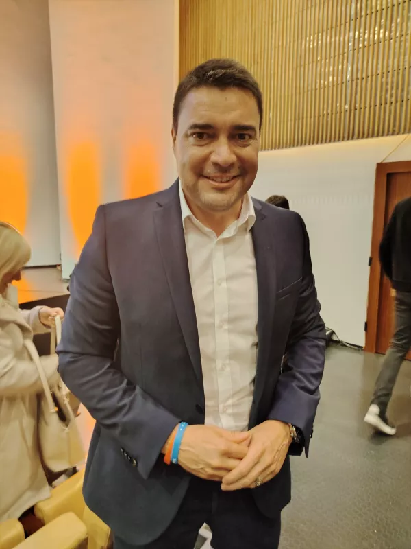 Kdo kandidira za župana Velenja? Harmonikar, profesorica in nekdanji rudarji v boj z Dermolom