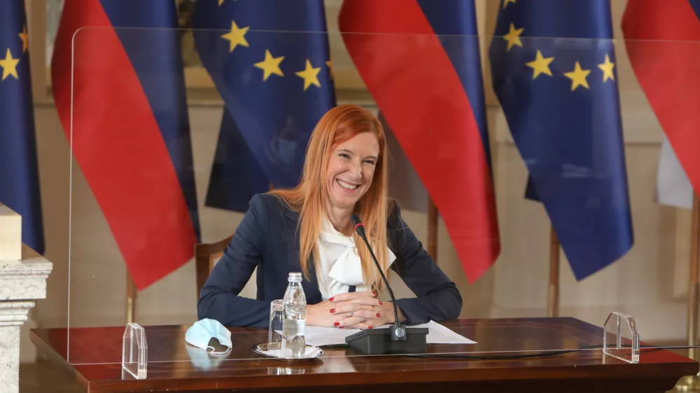 dr. Arjana Brezigar Masten, kandidatka za mesto viceguvernerke Banke Slovenije - 14.10.2020 &ndash; Predsedni&scaron;ka palača - javna predstavitev kandidatke za viceguvernerko Banke Slovenije Arjane Brezigar Masten, ki bo mesto v svetu Banke Slovenije zasedla po odhodu Marka Bo&scaron;njaka, //FOTO: Tomaž Skale