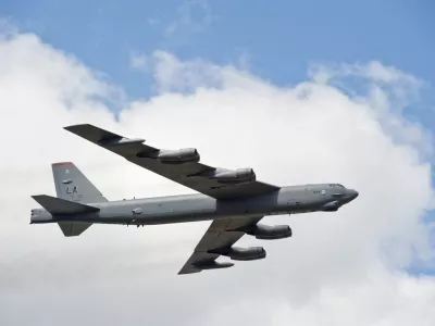 Letala B-52 ameri&scaron;ka vojska &scaron;e vedno uporablja, le da so bila tisti čas običajno povsem srebrne, svetleče obarvani. 