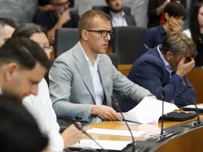 Po Mijičevem odstopu Resnica &scaron;e i&scaron;če poslanca