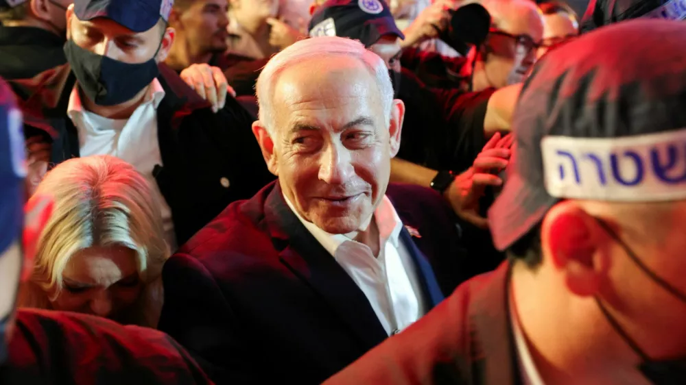 Israeli Prime Minister Benjamin Netanyahu, leader of the Likud party, reacts as he tours Mahane Yehuda market, ahead of Israel's national election, in Jerusalem, October 23, 2026. REUTERS/Kevin Coombs