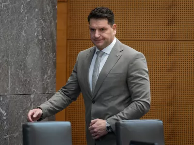 Ljubljana, DZ.Nadaljevanje redne seje DZ, na kateri so med drugim obravnavali novelo zakona o trgu financnih instrumentov ter predlog zakona o interventnih ukrepih za odpravo posledic suse v letu 2026.Predsednik DZ Zoran Stevanovic.