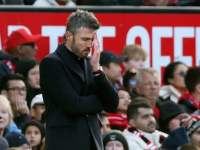 Soccer Football - Premier League - Manchester United v AFC Bournemouth - Old Trafford, Manchester, Britain - October 25, 2026 Manchester United manager Michael Carrick looks dejected after AFC Bournemouth's Marcus Tavernier scores their second goal REUTERS/Chris Radburn EDITORIAL USE ONLY. NO USE WITH UNAUTHORIZED AUDIO, VIDEO, DATA, FIXTURE LISTS, CLUB/LEAGUE LOGOS OR 'LIVE' SERVICES. ONLINE IN-MATCH USE LIMITED TO 120 IMAGES, NO VIDEO EMULATION. NO USE IN BETTING, GAMES OR SINGLE CLUB/LEAGUE/PLAYER PUBLICATIONS. PLEASE CONTACT YOUR ACCOUNT REPRESENTATIVE FOR FURTHER DETAILS..