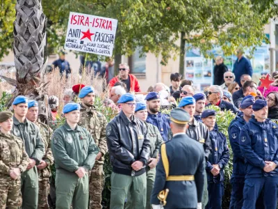 Koper, Ukmarjev trg.Drzavna proslava ob dnevu suverenosti.