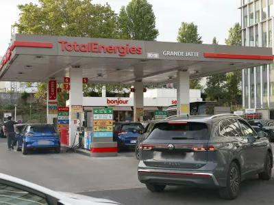 Illustration de stations essence en Ile-de-France, le 20 septembre 2026. &copy; Christiophe Aubert/Bestimage Illustration of gas stations in the &Icirc;le-de-France region, September 20, 2026.,Image: 1136678016, License: Rights-managed, Restrictions:, Model Release: no 