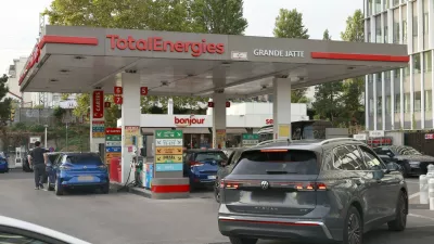 Illustration de stations essence en Ile-de-France, le 20 septembre 2026. © Christiophe Aubert/Bestimage Illustration of gas stations in the Île-de-France region, September 20, 2026.,Image: 1136678016, License: Rights-managed, Restrictions:, Model Release: no 