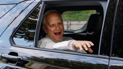 FILE PHOTO: Pope Leo reacts while sitting in a car as he leaves Gemelli Hospital following his lung surgery and cancer diagnosis, in Rome, Italy, October 17, 2026. REUTERS/Remo Casilli/File Photo