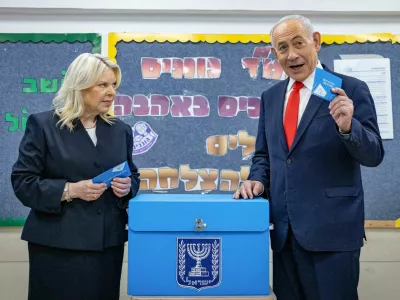 Israel's Prime Minister Benjamin Netanyahu and his wife Sara prepare to vote at a polling station in Jerusalem on October 27, 2026, on the day of Israel's legislative election. Yonatan Sindel/Pool via REUTERS   TPX IMAGES OF THE DAY