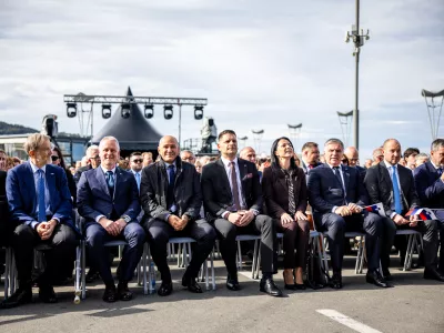 Koper, Ukmarjev trg.Drzavna proslava ob dnevu suverenosti.