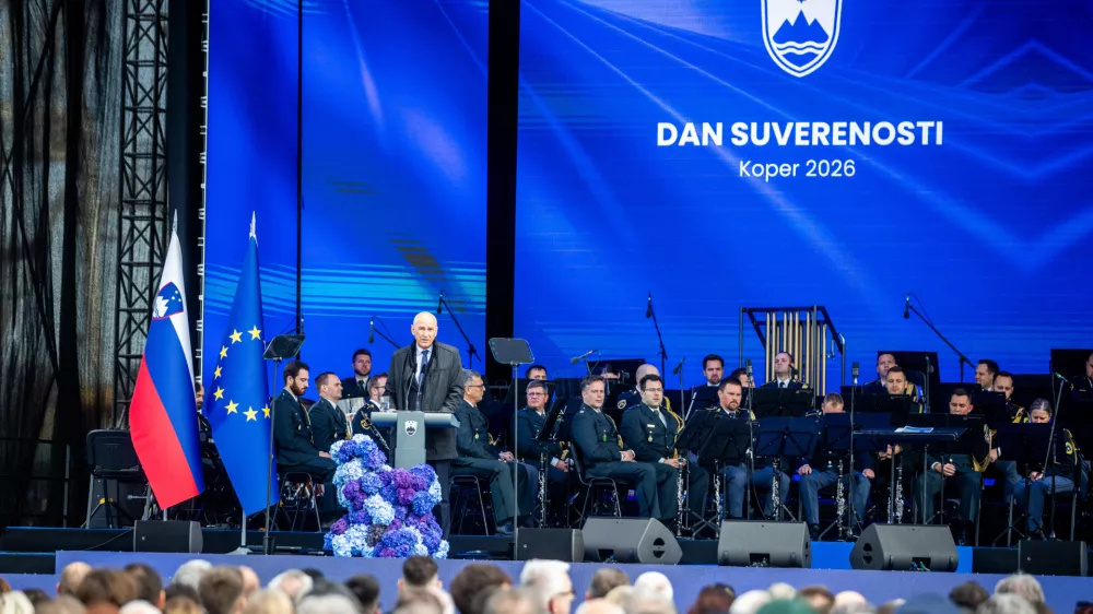 Koper, Ukmarjev trg.Drzavna proslava ob dnevu suverenosti.