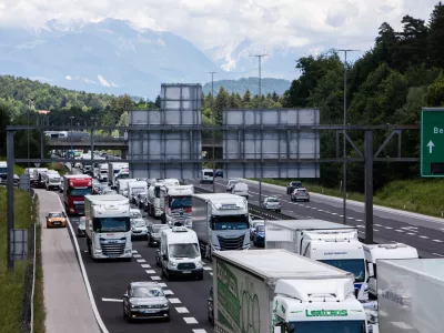 - 04.06.2026. Poletni zastoj na zahodni ljubljanski obvoznici, avtocesta v smeri Primorske. Kolona na Avtocesti.//FOTO: Bojan Velikonja