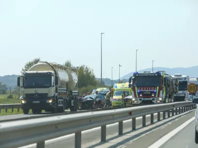 28.08.2024 - Prometna nesreča - &Scaron;tajerska avtocesta - re&scaron;evanje s helikopterjem FOTO: Luka Cjuha