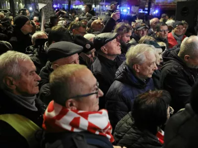 Demonstrators attend a protest outside the premises of Poland's Constitutional Tribunal, after the tribunal said on its website that the tribunal's president Bogdan Swieczkowski, who was a deputy justice minister under the PiS government, had been suspended on Friday, in Warsaw, Poland, October 30, 2026. Michal Borowczyk/Agencja Wyborcza.pl/via REUTERS  ATTENTION EDITORS - THIS IMAGE WAS PROVIDED BY A THIRD PARTY. POLAND OUT. NO COMMERCIAL OR EDITORIAL SALES IN POLAND.