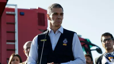 Spain's Prime Minister Pedro Sanchez speaks at the command post following the collision of two high-speed trains between the towns of Mora and Orgaz, near Toledo, Spain, October 28, 2026. REUTERS/Violeta Santos Moura