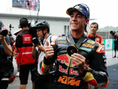 MotoGP - Malaysian Grand Prix - Sepang International Circuit, Sepang, Malaysia - October 31, 2026 Red Bull KTM Factory Racing's Pedro Acosta celebrates after winning the sprint race REUTERS/Hasnoor Hussain