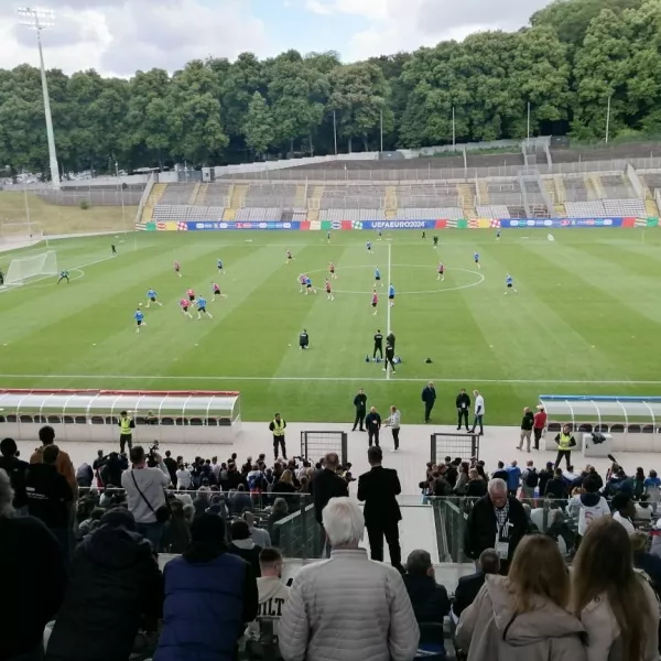 Prvi trening slovenske nogometne reprezentance v Wuppertalu