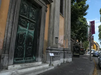 - 04.07.2022 - Križevniška cerkev / Cerkev Marije Pomočnice, baročna cerkev v ljubljanskih Križankah, Trg francoske revolucije v Ljubljani //FOTO: Luka Cjuha