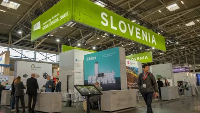 Skupinska sejemska predstavitev na sejmu Electronica 2022. Foto: SPIRIT Slovenija, javna agencija