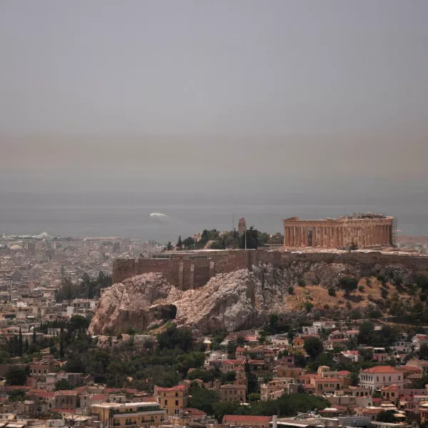 A view of the Parthenon temple as the Acropolis hill archaeological site is closed to visitors, with Saharan dust blanketing the city during a heatwave in Athens, Greece, June 13, 2024. REUTERS/Alkis Konstantinidis