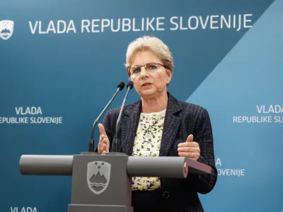 Ljubljana.<br>NK po redni seji vlade.<br>Ministrica za kmetijstvo, gozdarstvo in prehrano Irena Sinko.