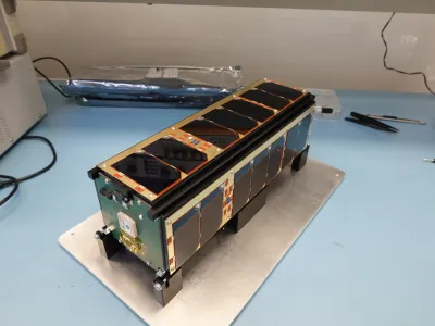 Satelit Trisat R, ki so ga izdelali na Fakulteti za elektroteniko, računalništvo in infrormatiko v Mariboru, je drugi slovenski nanosatelit v vesolju